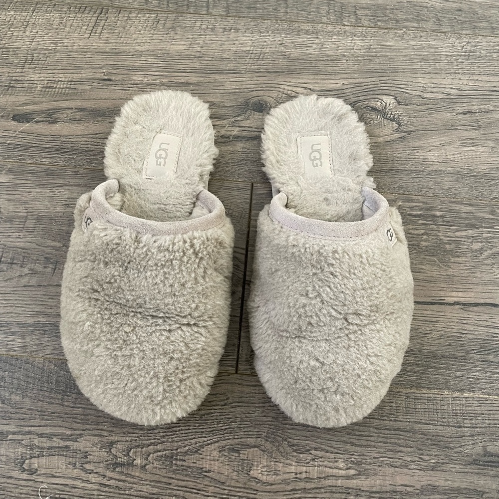 UGG Slippers Size 7